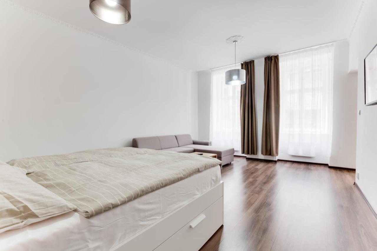 Free Days Luxury Apartment Praga Zewnętrze zdjęcie